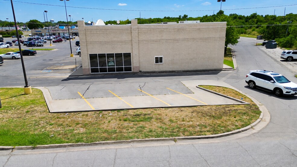 205-209 N Commerce St, Ardmore, OK à louer - Photo de l’immeuble – Image 2 sur 5
