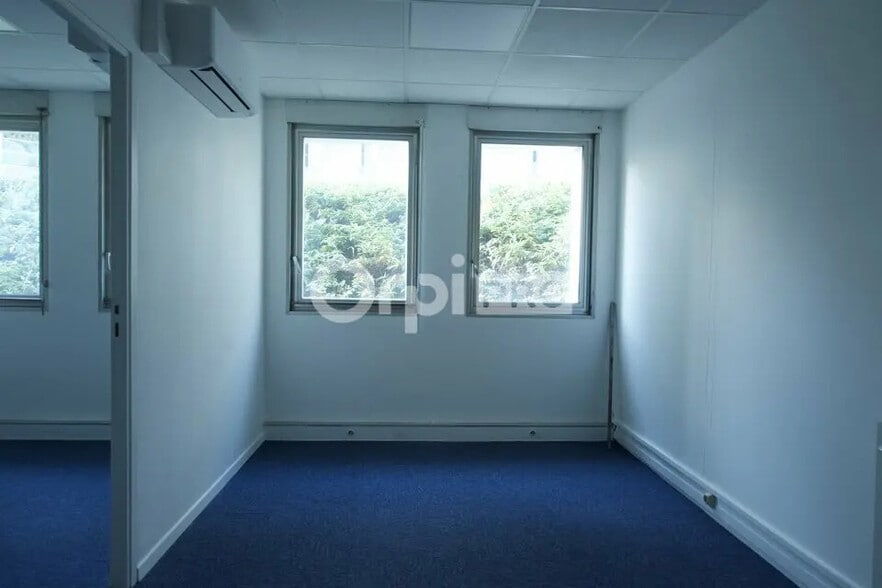 Bureau dans Écully à louer - Photo de l’immeuble – Image 3 sur 13