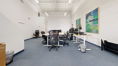 1320 Centre St, Newton, MA à louer Numérisation 3D Matterport– Image 1 sur 5