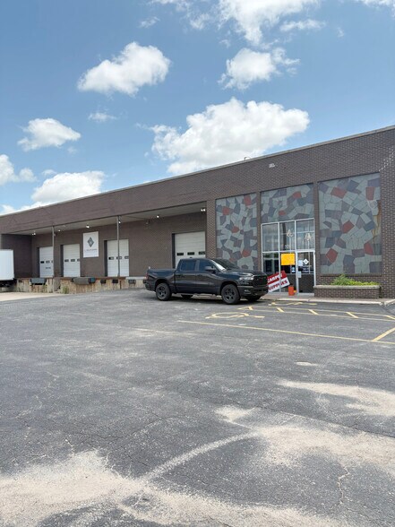 721 E Mt Vernon St, Wichita, KS à louer - Photo de l’immeuble – Image 3 sur 3