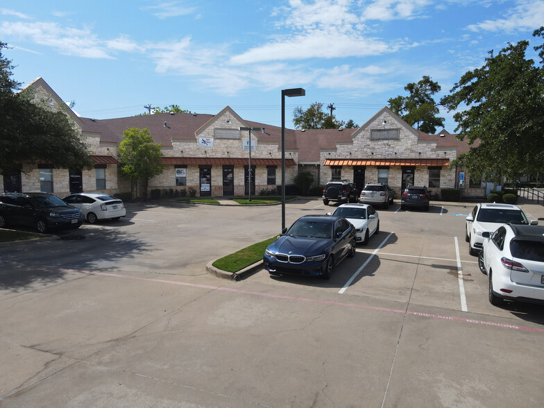 3301 Long Prairie Rd, Flower Mound, TX à louer - Photo de l’immeuble – Image 1 sur 9
