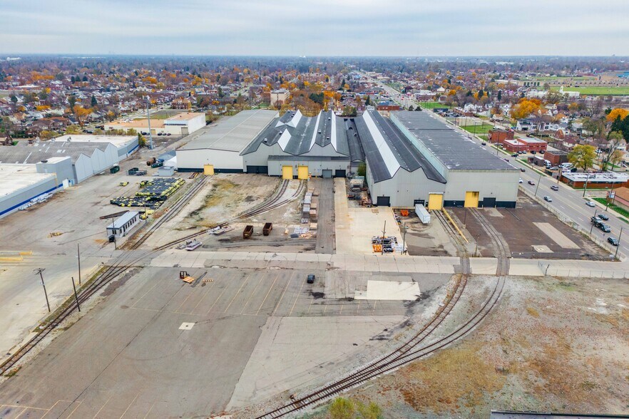 6837 Wyoming St, Dearborn, MI à louer - Photo de l’immeuble – Image 3 sur 6