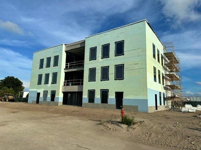 3006 Executive Dr, Venice, FL à louer - Photo de l’immeuble – Image 2 sur 4