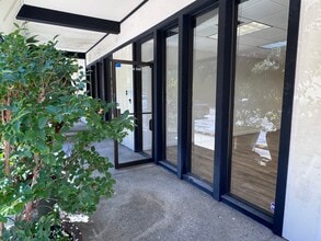 2483 Old Middlefield Way, Mountain View, CA à louer Photo intérieure– Image 1 sur 3