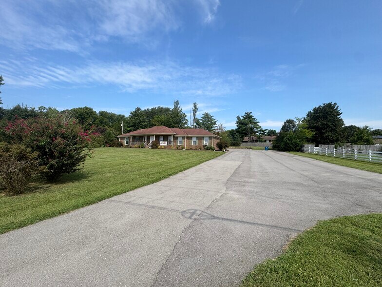 2348 New Salem Hwy, Murfreesboro, TN à louer - Photo de l’immeuble – Image 2 sur 15