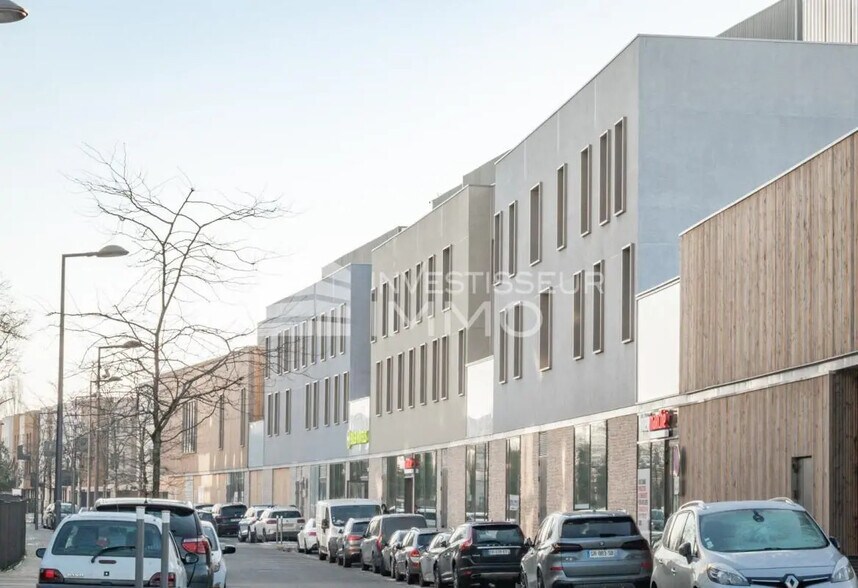 Local commercial dans Le Chesnay-Rocquencourt à vendre - Photo de l’immeuble – Image 3 sur 8