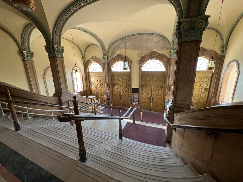 5212 W Agatite Ave, Chicago, IL à vendre - Photo de l’immeuble – Image 2 sur 15