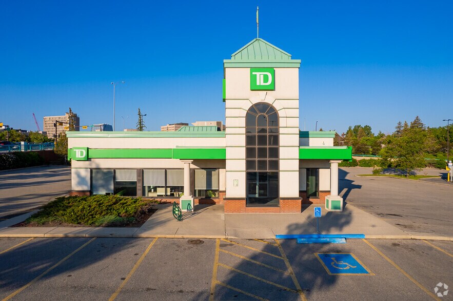 3630 Brentwood Blvd NW, Calgary, AB à louer - Photo principale – Image 1 sur 7