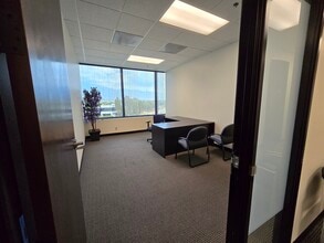 3401 Centrelake Dr, Ontario, CA à louer Photo intérieure– Image 2 sur 11