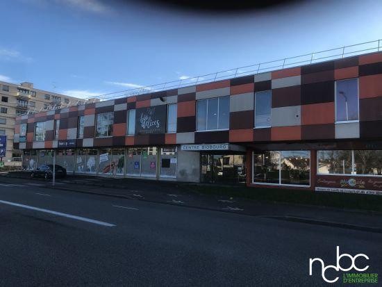 Local commercial dans Bourg-en-Bresse à louer - Photo de l’immeuble – Image 1 sur 2