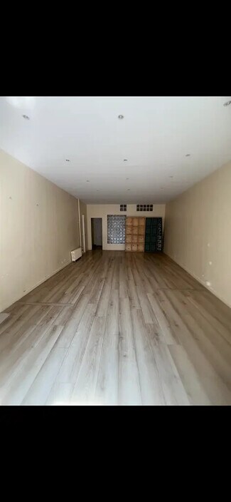 Plus de détails pour Local commercial à louer