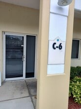 2721 Vista Pky, West Palm Beach, FL à louer Photo de l’immeuble– Image 1 sur 3