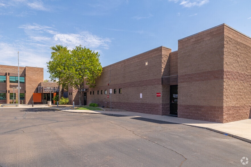 140 N Litchfield Rd, Goodyear, AZ à louer - Photo de l’immeuble – Image 3 sur 3