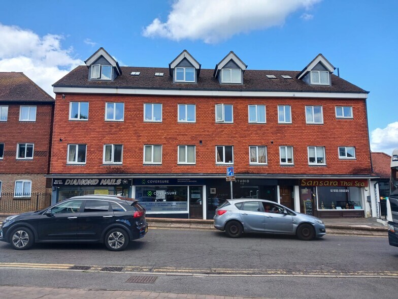 138 – 146 High St, Godalming à louer - Photo de l’immeuble – Image 3 sur 3