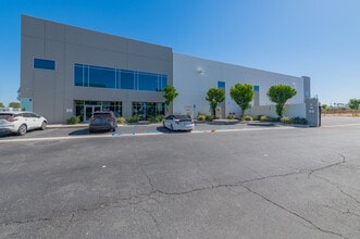 10317 Birtcher Dr, Jurupa Valley, CA à louer Photo intérieure– Image 1 sur 21