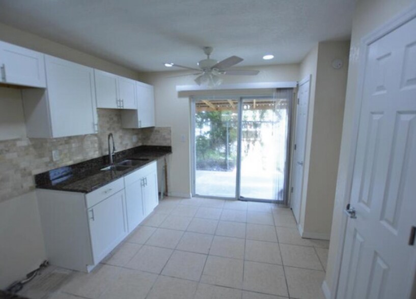 3011 Ernest Dr, Auburndale, FL à vendre - Photo intérieure – Image 2 sur 7