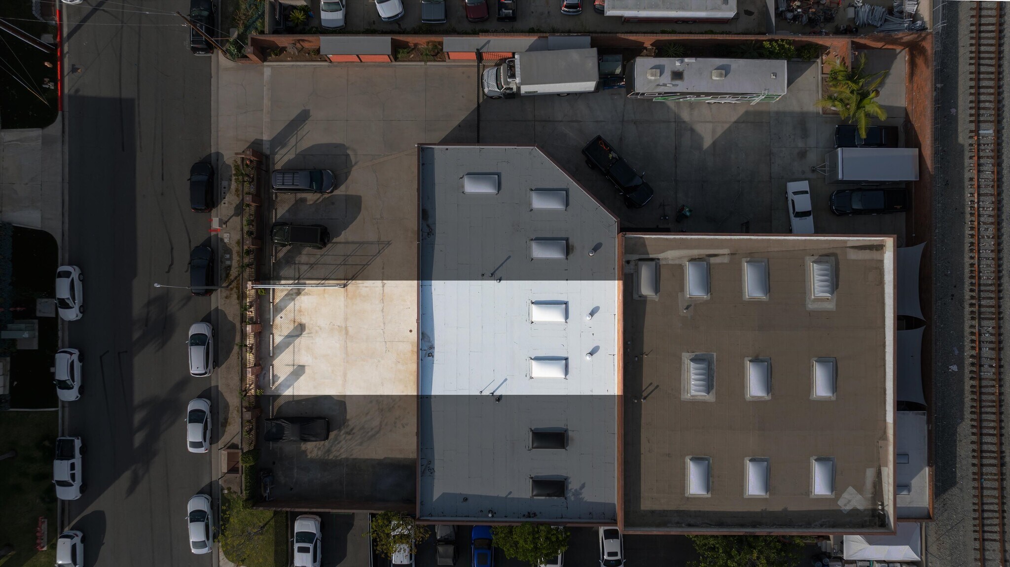 17702-17722 Metzler Ln, Huntington Beach, CA à vendre Photo principale– Image 1 sur 37