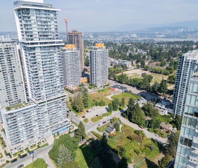 13328 104 Av, Surrey, BC à vendre - Photo de l’immeuble – Image 1 sur 5