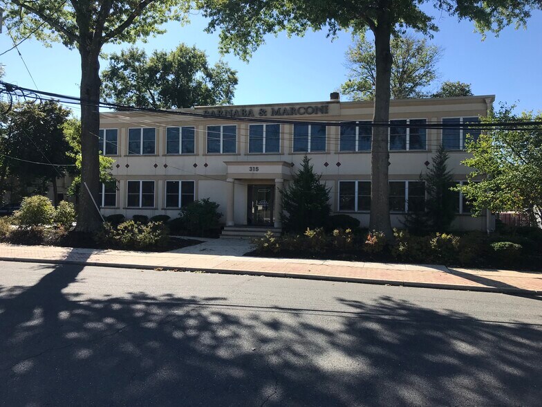 315 Lowell Ave, Mercerville, NJ à vendre - Photo de l’immeuble – Image 3 sur 17