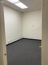 2521-2525 N Grand Ave, Santa Ana, CA à louer Photo intérieure– Image 2 sur 3
