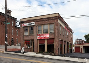 355 W Main St, Norristown, PA à louer Photo de l’immeuble– Image 1 sur 1