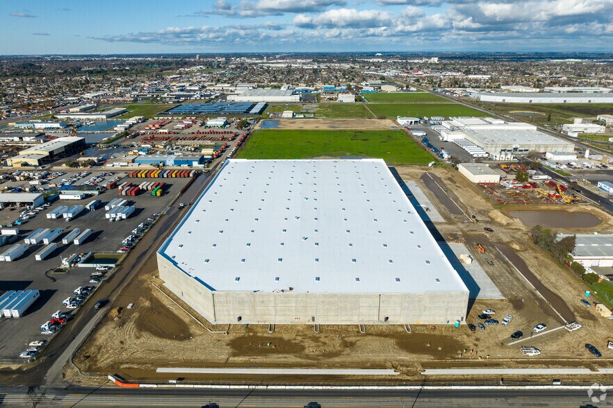 2401 Nickerson Dr, Modesto, CA à louer - Aérien – Image 2 sur 5