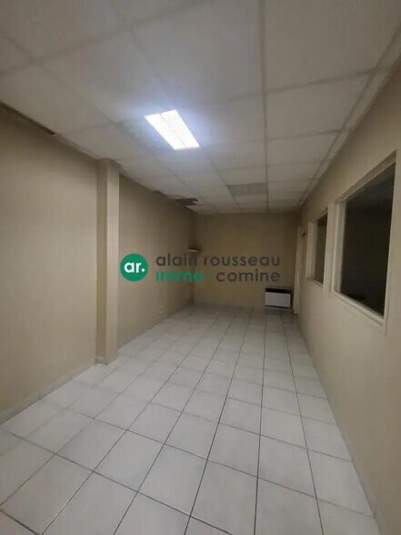 Bureau dans SAINT-BARTHELEMY-D'ANJOU à louer - Photo intérieure – Image 2 sur 4