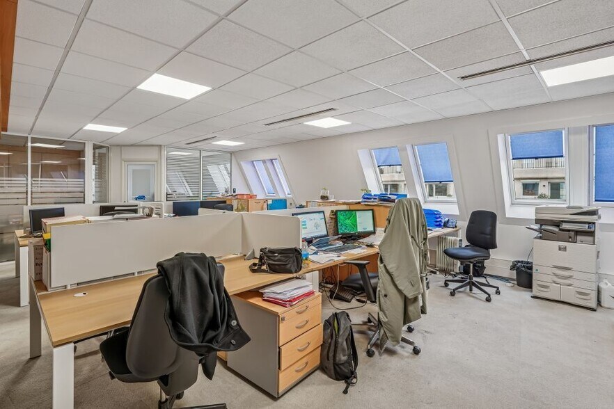 251-253 Rue Du Faubourg Saint-Martin, Paris à vendre - Photo intérieure – Image 3 sur 9