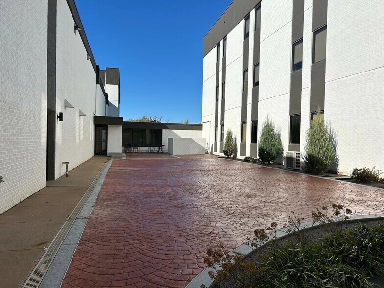 900-950 N Porter Ave, Norman, OK à louer - Photo de l’immeuble – Image 3 sur 24