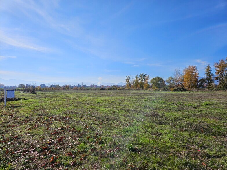 460 Federal Way, Central Point, OR à vendre - Photo de l’immeuble – Image 2 sur 6