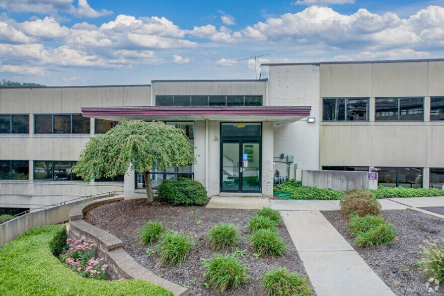 9800 Mcknight Rd, Pittsburgh, PA à louer - Photo de l’immeuble – Image 3 sur 5