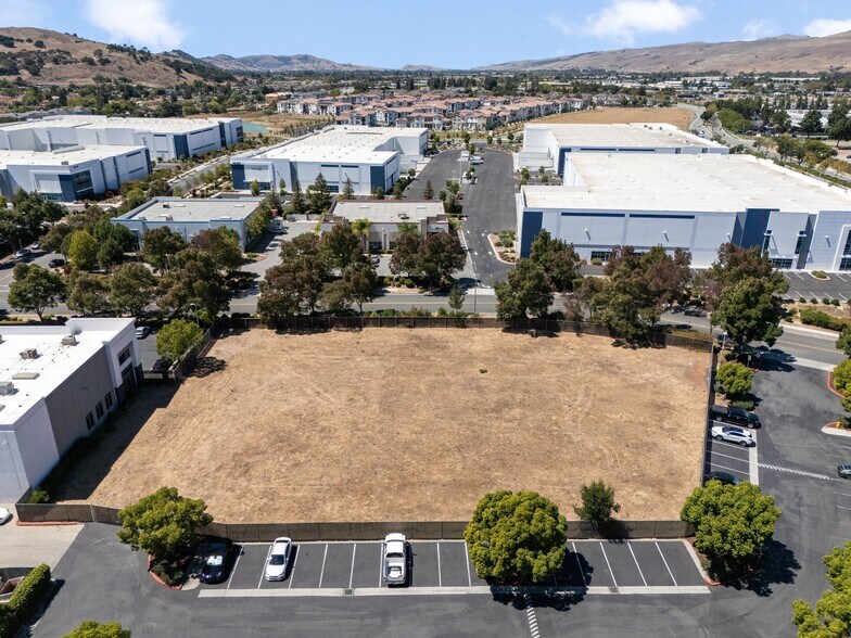 Digital Dr, Morgan Hill, CA à vendre - Photo de l’immeuble – Image 2 sur 18