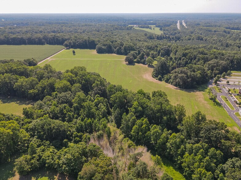 6279 Powhite Farm Dr, Mechanicsville, VA à vendre - Aérien – Image 1 sur 9