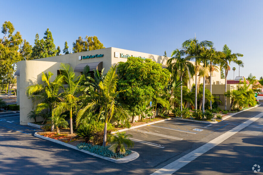 13522 Newport Ave, Tustin, CA à vendre - Photo principale – Image 1 sur 8