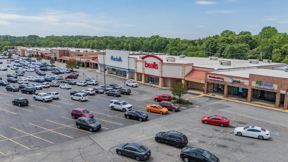 401-430 N Generals Blvd, Lincolnton, NC à louer - Photo de l’immeuble – Image 2 sur 4