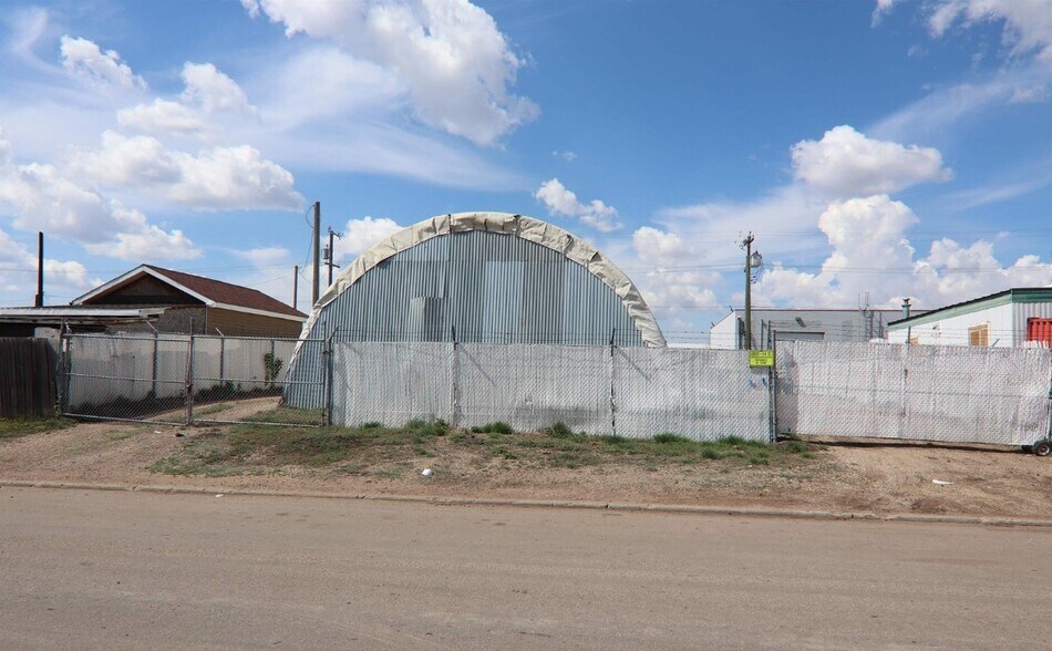 12820 54 St NW, Edmonton, AB à vendre - Photo de l’immeuble – Image 3 sur 3