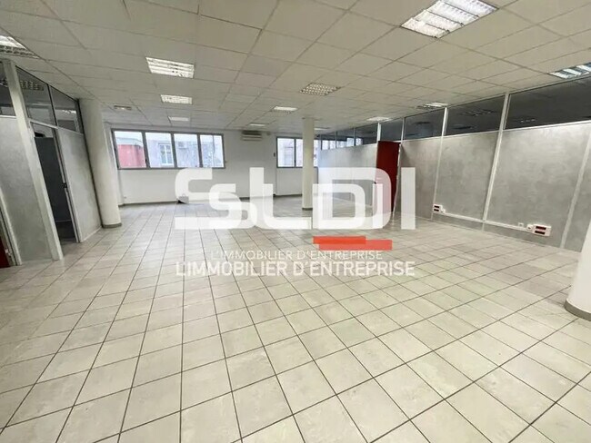 Plus de détails pour 11 Rue Baudin, OULLINS-PIERRE-BÉNITE - Bureau à vendre