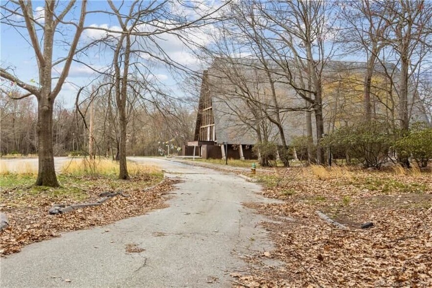 231 Gungywamp Rd, Groton, CT à vendre - Photo de l’immeuble – Image 3 sur 13