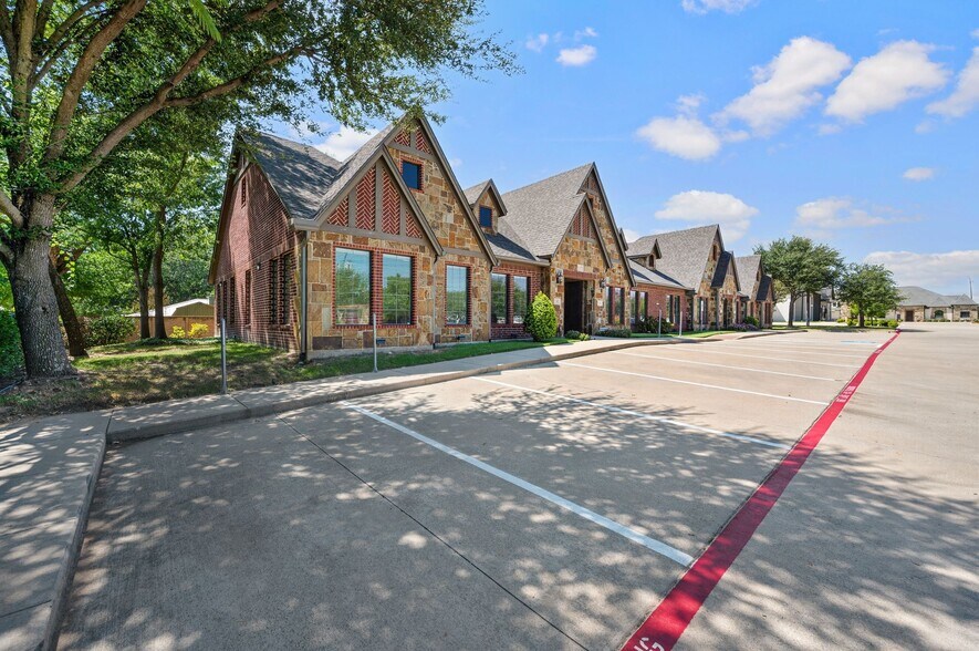 1117 Glade Rd, Colleyville, TX à vendre - Photo de l’immeuble – Image 3 sur 47