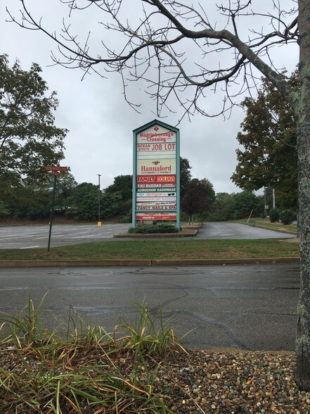 10 Merchants Way, Middleboro, MA à louer - Photo de l’immeuble – Image 3 sur 10