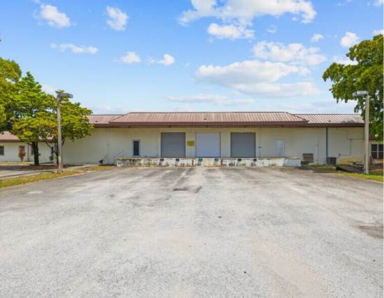 12175 NW 98th Ave, Hialeah, FL à vendre - Photo de l’immeuble – Image 3 sur 8