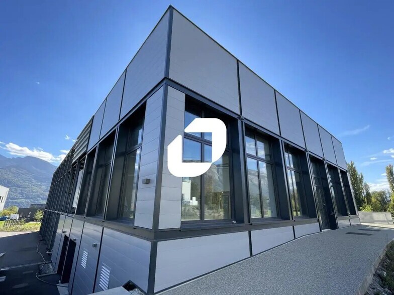 Bureau dans Saint-Ismier à louer - Photo de l’immeuble – Image 2 sur 6