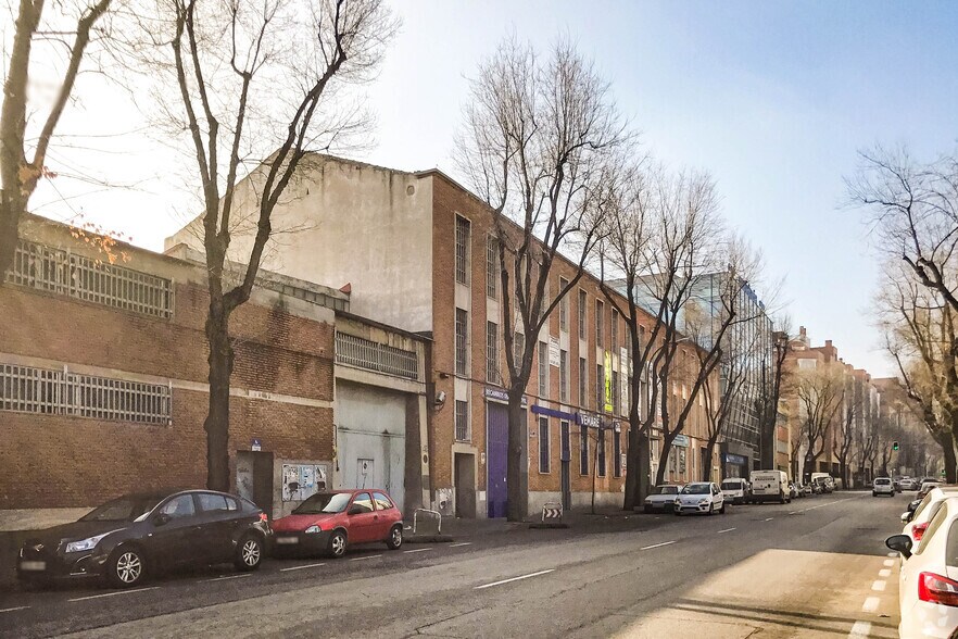 Industriel/Logistique dans Madrid, Madrid à vendre - Photo de l’immeuble – Image 2 sur 4