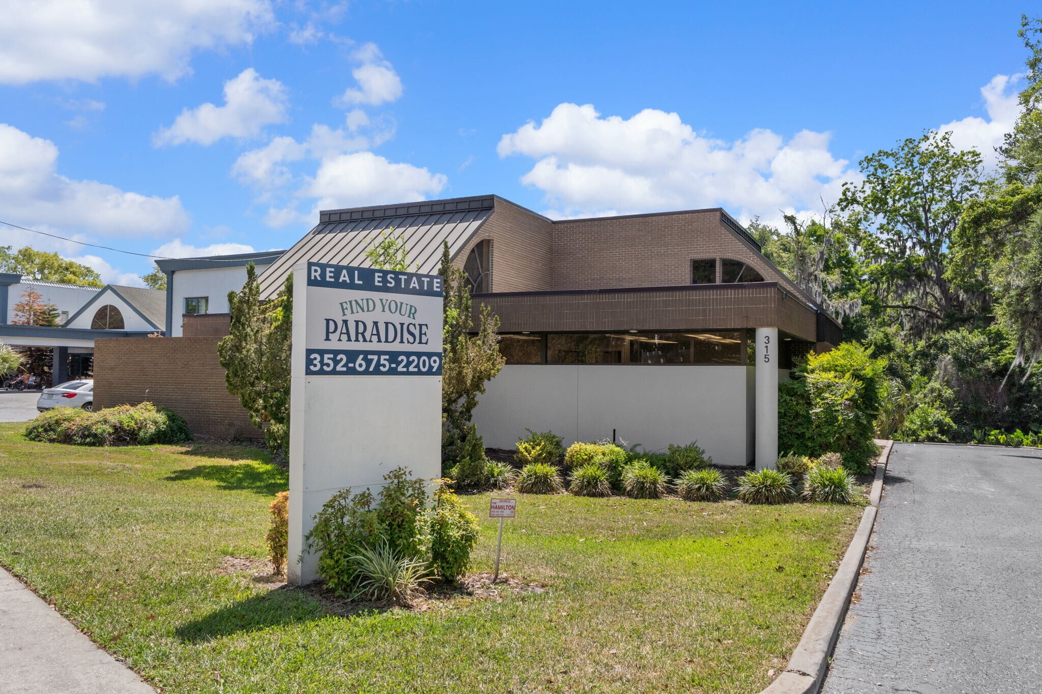 315 Howell Ave, Brooksville, FL à louer Photo principale– Image 1 sur 43