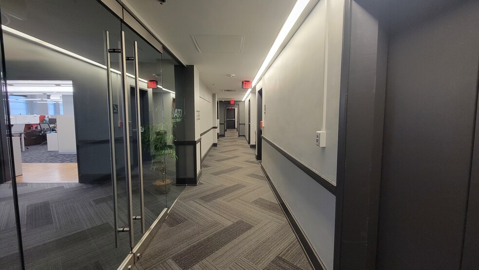 18 E North St, Greenville, SC à louer - Photo intérieure – Image 3 sur 9