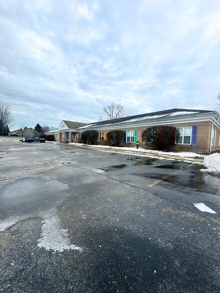4320 12 Mile Rd, Warren, MI à vendre - Photo de l’immeuble – Image 2 sur 10