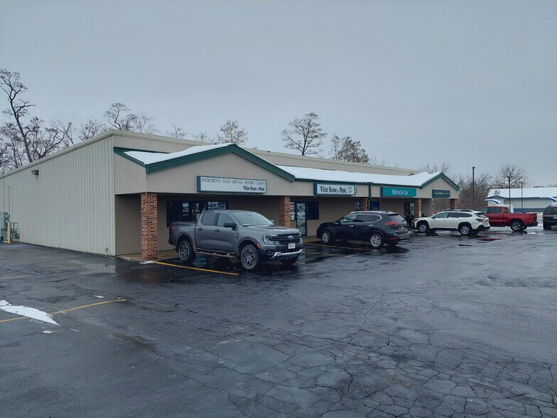 1724 S Church St, Watertown, WI à louer - Photo de l’immeuble – Image 3 sur 14