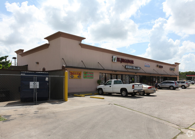 1712 N Velasco St, Angleton, TX à louer - Photo de l’immeuble – Image 2 sur 4