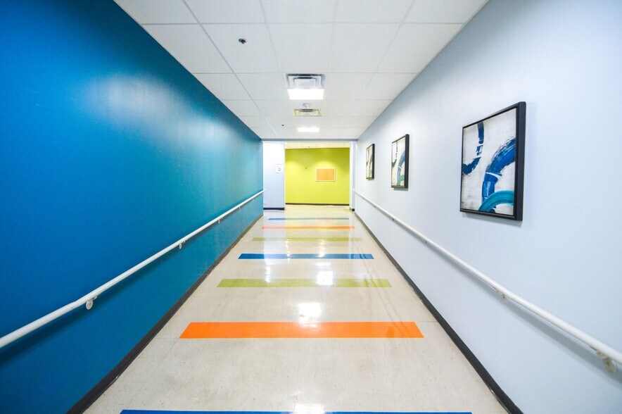 4522 Fredericksburg Rd, San Antonio, TX à louer - Photo de l’immeuble – Image 3 sur 10