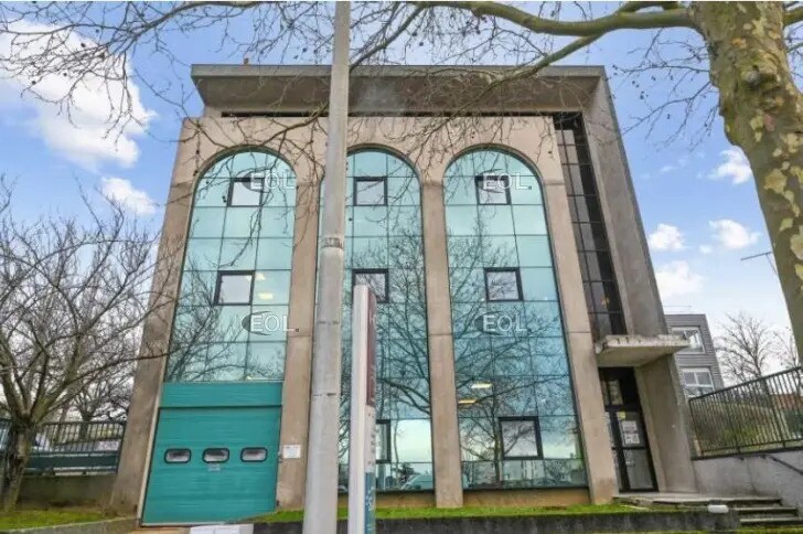 Local d'activités dans L'HAY-LES-ROSES à vendre Photo de l’immeuble– Image 1 sur 14